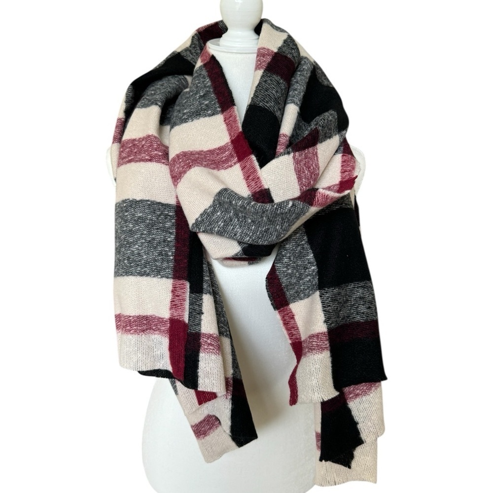 Plaid Oversized Blanket Scarf - Picture 3 of 4